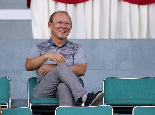VIDEO: Ông Park mừng ra mặt khi thấy 'trò cưng' ghi bàn thắng vàng