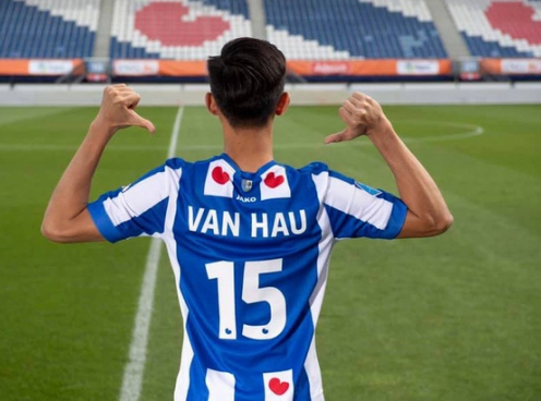 Van Hau to miss his debut in Ajax Amsterdam match