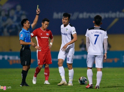 VIDEO: Tình huống gây tranh cãi ở trận Viettel vs HAGL