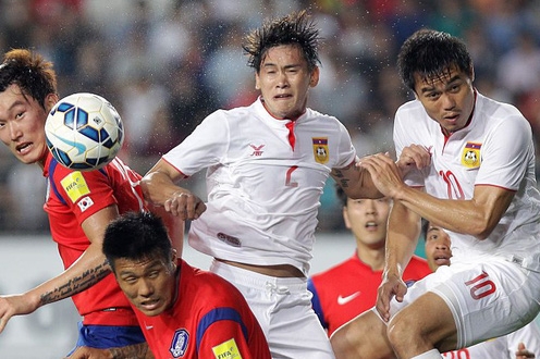 VIDEO: Trận đấu khiến cầu thủ Lào bị cấm thi đấu suốt đời