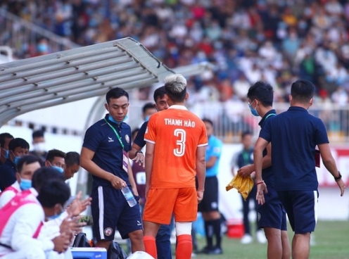 Trung vệ tuyển Việt Nam: 'Tôi không đáng bị thay ra ở phút 22'