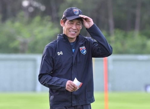 HLV Akira Nishino: 'Tôi có thể chọn cầu thủ 40 tuổi vào ĐT Thái Lan'