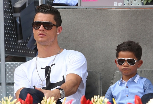 Ronaldo nghỉ trận tranh HCĐ để đón những đứa con sắp ra đời