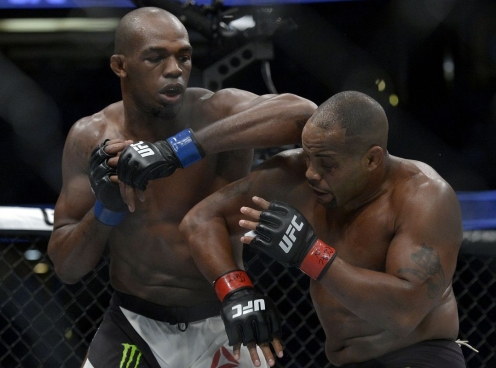 FULL Fight UFC 214: Jones vs DC 2 - Cú knockout đáng sợ của 'Bones' Jones
