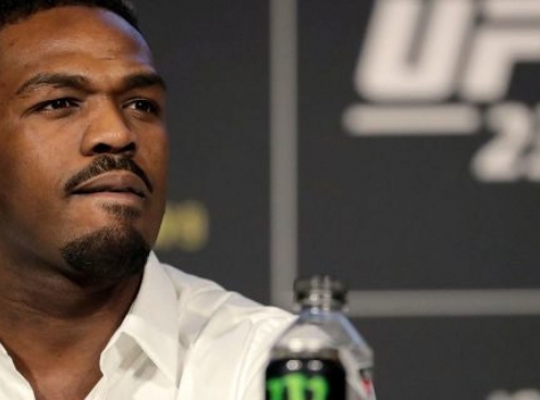 Dương tính chất cấm, Jon Jones vẫn được thi đấu ở UFC 235