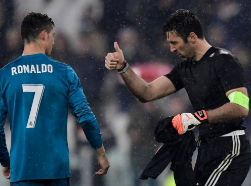 Bức ảnh khiến cả thế giới đồng tình với Buffon về Ronaldo