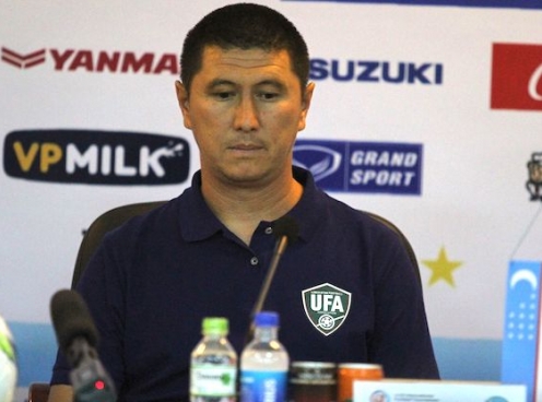 HLV Uzbekistan: ‘Tôi ấn tượng mạnh với một cầu thủ của VN'