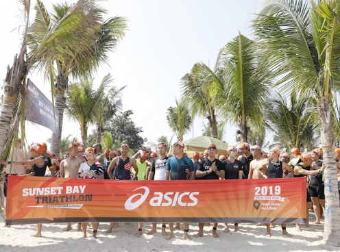ASICS tiếp lửa đam mê, khuấy động đường đua tại Sunset Bay Triathlon 2019