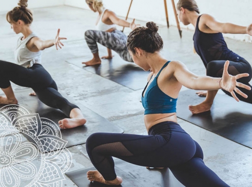 5 lý do tại sao bạn nên tham gia lớp tập yoga
