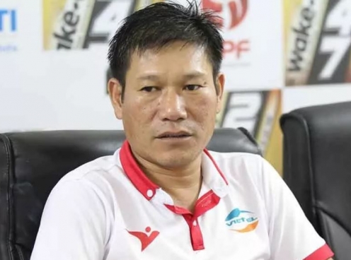 HLV Viettel: 'Chúng tôi chấp nhận thua Nam Định để tiến lên'