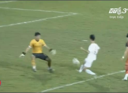 Văn Toàn tỏa sáng với cú đúp chỉ trong 5 phút vào lưới U21 Gangwon