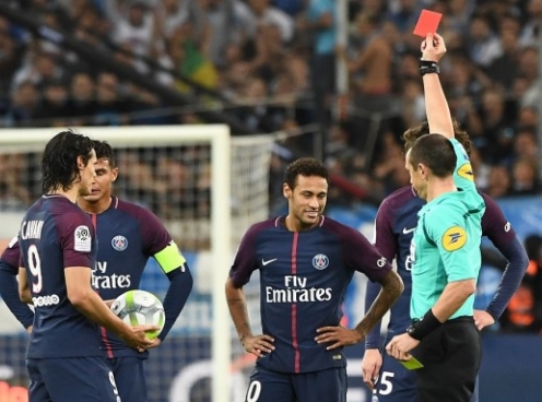 VIDEO: Thành tích bất hảo về thẻ phạt của Neymar