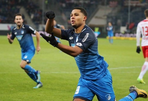 VIDEO: Cựu sao trẻ Arsenal tỏa sáng với bàn thắng từ 50m ở Bundesliga