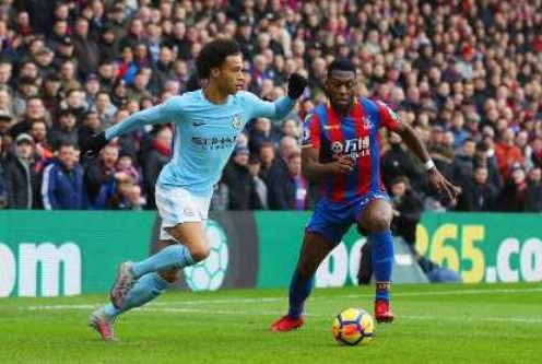 Fosu-Mensah, nhân tố MU tỏa sáng khiến Man City dứt mạch toàn thắng