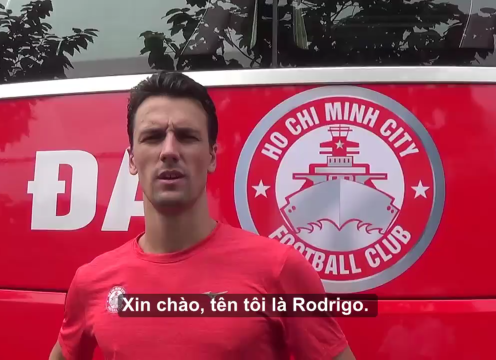VIDEO: Cựu tiền vệ MU phát biểu ra mắt CLB TPHCM