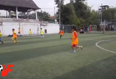 VIDEO: Cậu bé Quảng Ngãi chinh phục PVF với đôi chân 'ma thuật'