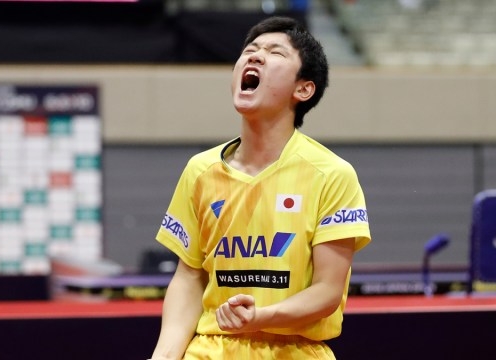 VIDEO: Tay vợt 14 tuổi Nhật Bản thắng nhà vô địch Olympic Ma Long