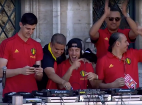 VIDEO: Hazard sắm vai DJ trong màn ăn mừng của ĐT Bỉ