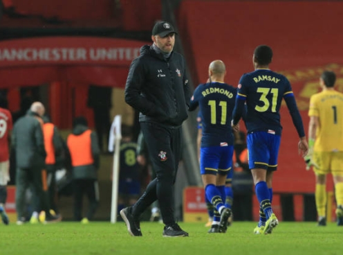 HLV Southampton thừa nhận sai lầm 'tự hủy' trước Man United