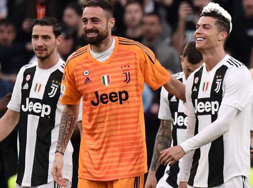 Vô địch Serie A, Juventus và Ronaldo lập kỷ lục kinh điển 