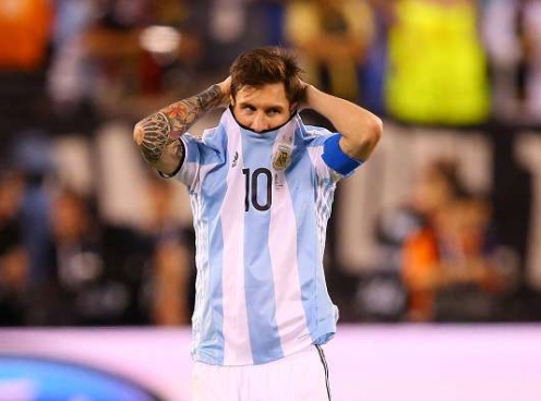 Thua Brazil, Messi nhận 'mưa ảnh chế' từ cộng đồng mạng
