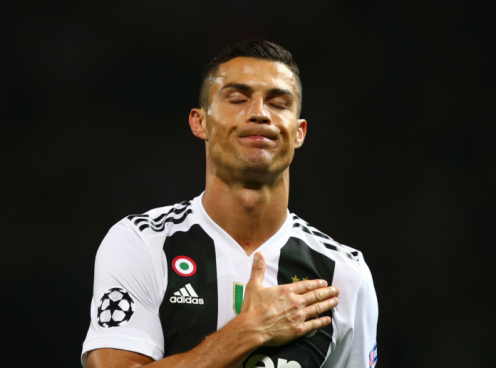 Ronaldo lại khiến cả thế giới ngưỡng mộ vì hành động quá đẹp