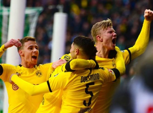 Haaland lập công, Dortmund áp sát ngôi đầu