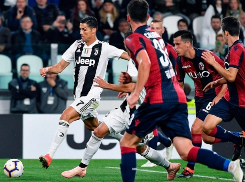 Bologna vs Juventus: Rũ bùn đứng dậy
