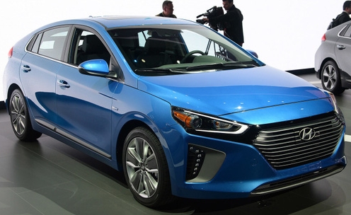 Hyundai ra mắt ô tô hybrid với giá chỉ hơn 500 triệu 