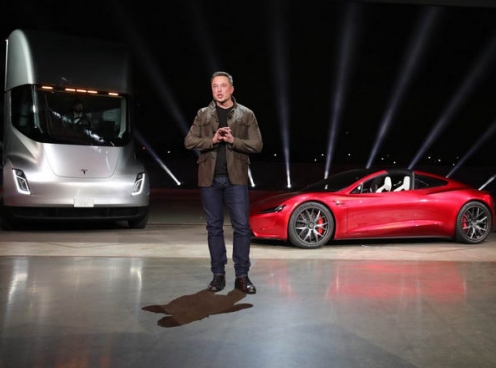 Tesla và hai mẫu xe mới: Chém gió hay hoang tưởng?