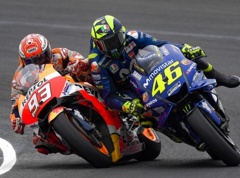 Rossi – Marquez: Cuộc chiến của những kẻ khổng lồ
