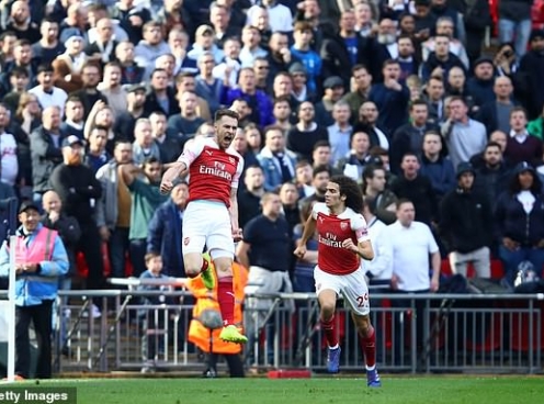 VIDEO: Ramsey mở tỷ số trận đấu giữa Tottenham vs Arsenal
