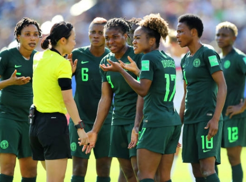 Bị loại khỏi World Cup, tuyển nữ Nigeria vẫn không chịu xách vali về nước