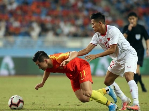 Bóng đá Trung Quốc sa sút vì những luật lệ 'điên rồ'