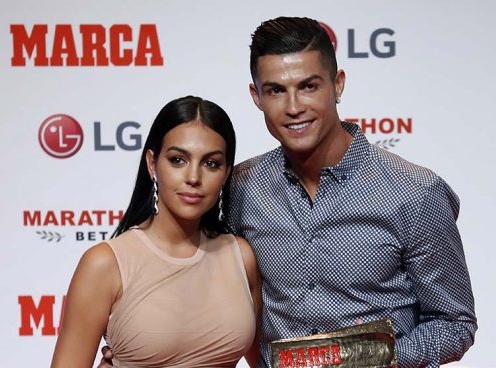 Ronaldo: 'Quan hệ tình dục với bạn gái tuyệt vời hơn cả bàn thắng đẹp nhất của tôi'