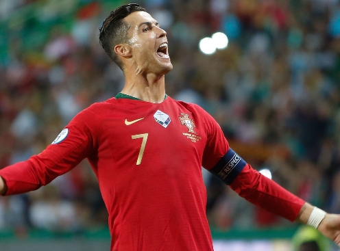 Ronaldo: 'Vua dội bom' châu Âu, vẫn xếp dưới 1 người châu Á