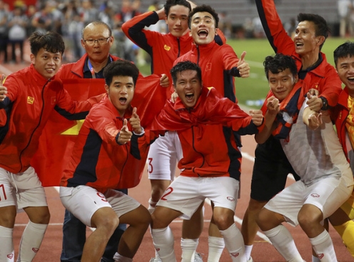 CĐV Trung Quốc: 'Nhìn bóng đá Việt Nam mà phát thèm'