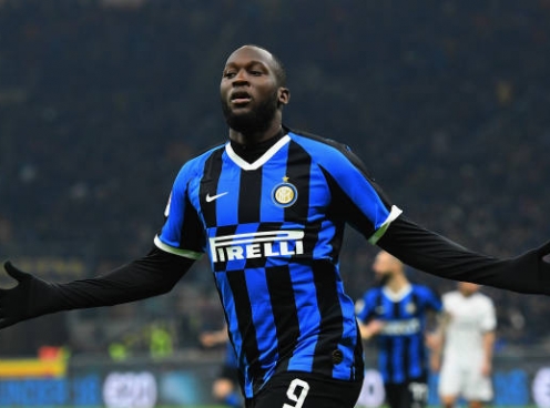 Lukaku lập cú đúp giúp Inter Milan vào tứ kết Cúp quốc gia Ý
