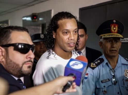 Nghi vấn đường dây rửa tiền của mafia đằng sau vụ Ronaldinho