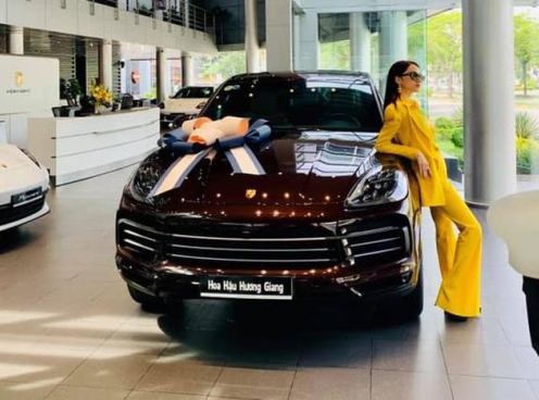 Hương Giang Idol tậu Porsche Cayenne, chọn riêng màu ngoại thất 70 triệu