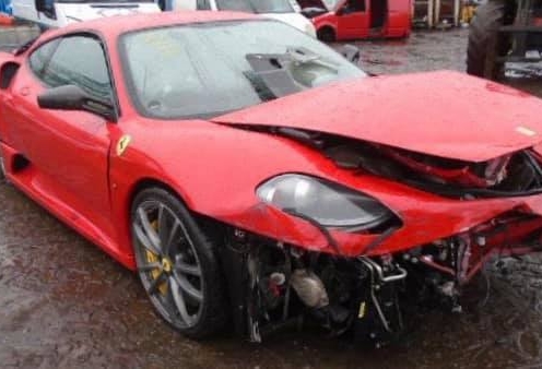 Kỳ lạ xác siêu xe Ferrari được rao bán 2.6 tỷ đồng