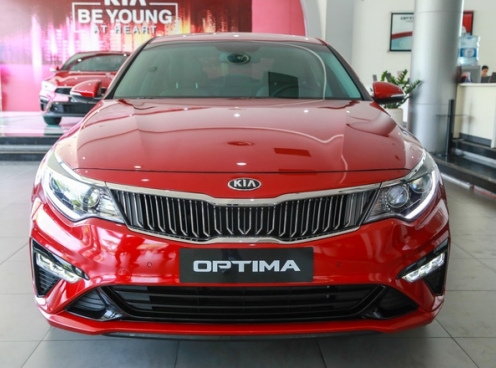 Giá Kia Optima giảm sâu tới gần trăm triệu, đấu Toyota Camry