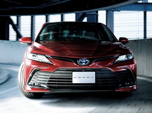 Ra mắt Toyota Camry 2021, Mazda cần 'dè chừng'
