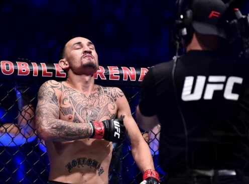 Holloway sẵn sàng thay thế Conor hoặc Poirier tại UFC 257