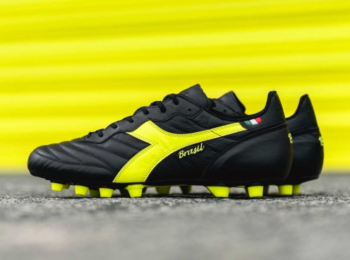 Diadora hãng giày đá bóng ưa thích của Marco Van Basten có gì hay?