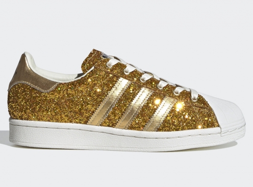 Adidas 'chơi lớn' với giày superstar mạ vàng 24K
