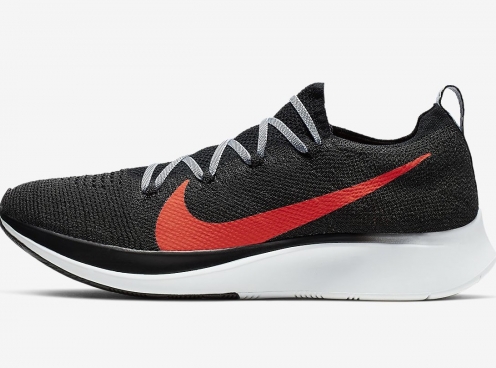5 đôi giày Nike giảm giá mạnh trong tháng 6