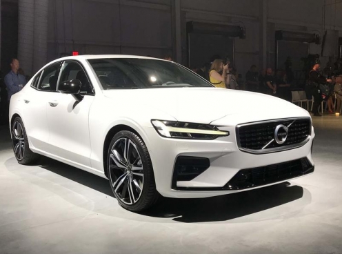 Volvo trình làng sedan cao cấp S60 2018 có giá bán 35.800 USD