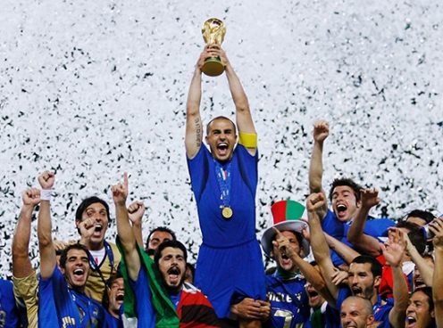 Nhìn Tây Ban Nha bây giờ, lại nhớ Italia 2006…