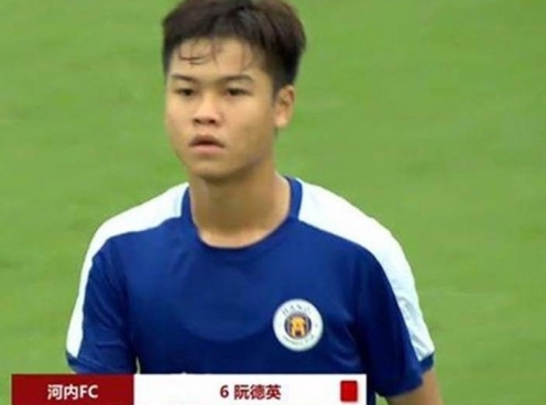 Đội trưởng U17 Hà Nội đấm vào mặt đối thủ người Trung Quốc